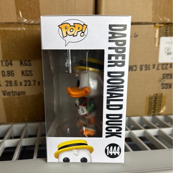 Funko Pop! Disney Dapper Donald Duck Figure #1444! - Picture 3 of 7